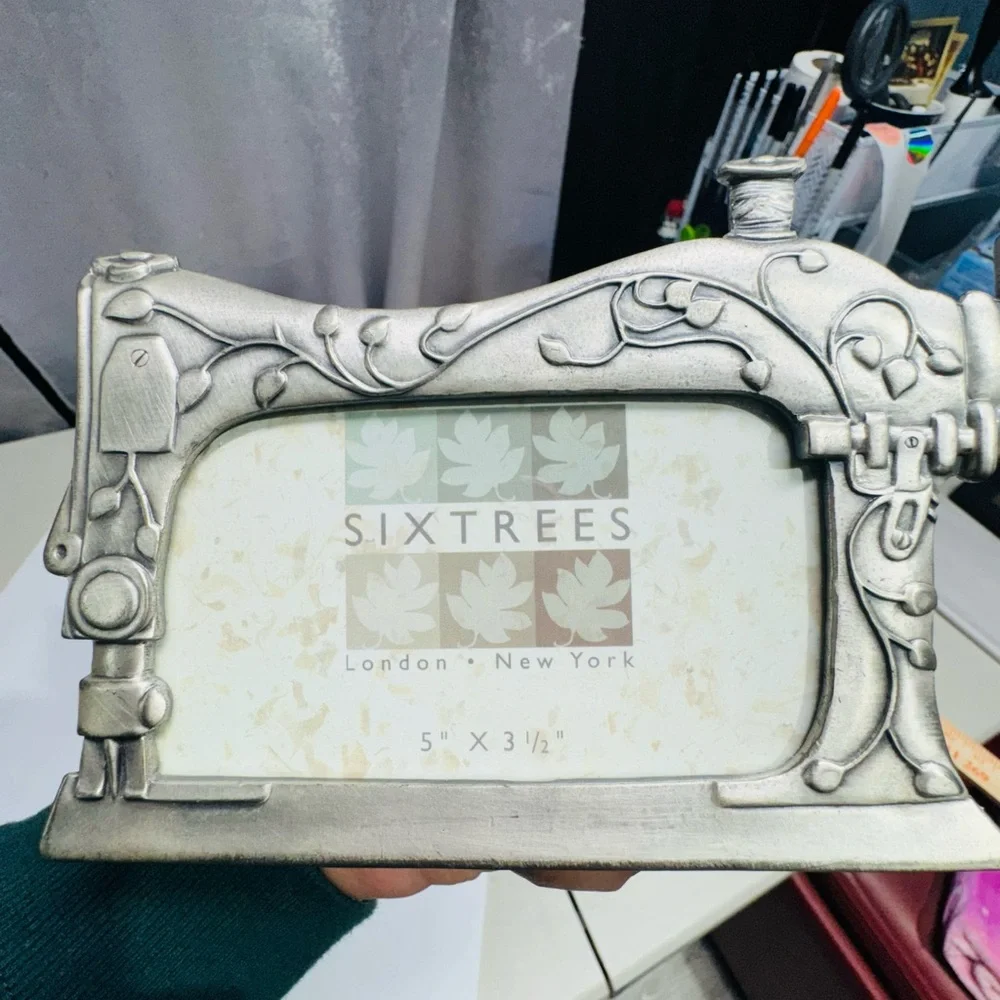 Six Trees Vintage Style Sewing Machine Photo Frame